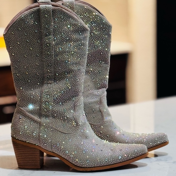 Shoes - Sparkly Feminine Wide Calf Cowboy/Western Boots